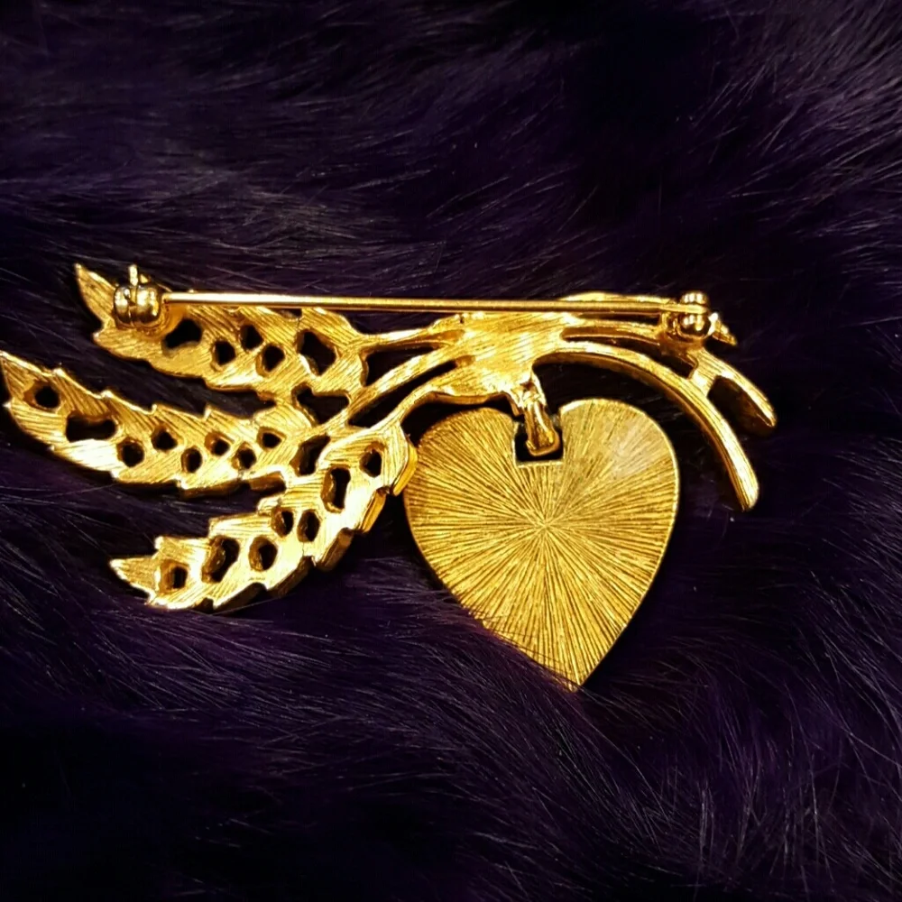 VINTAGE PINK HEART AND HOME‎ BROOCH